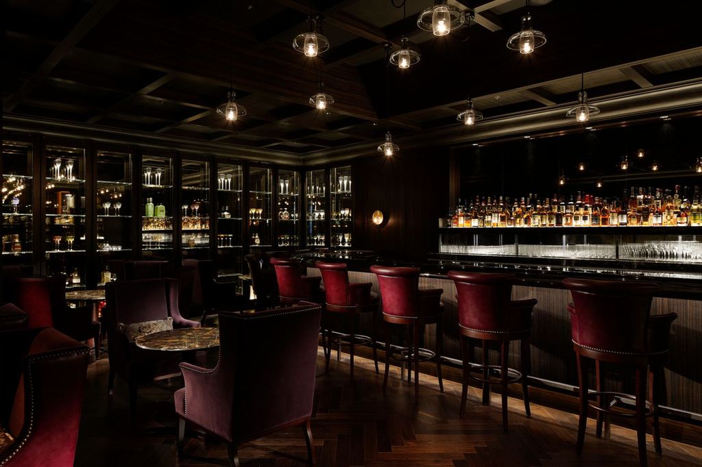 MAIN BAR “ROYAL BAR”